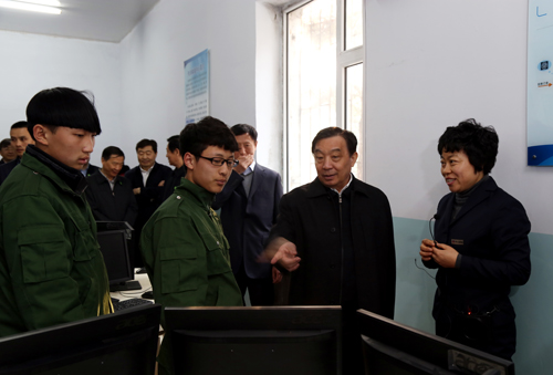 点击在新窗口中打开图片